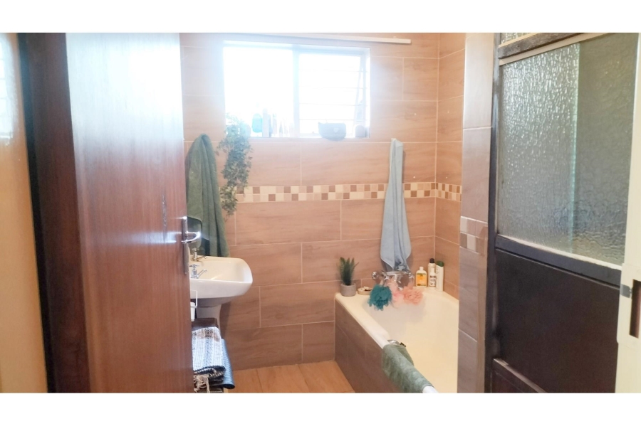 5 Bedroom Property for Sale in Elandsrand North West